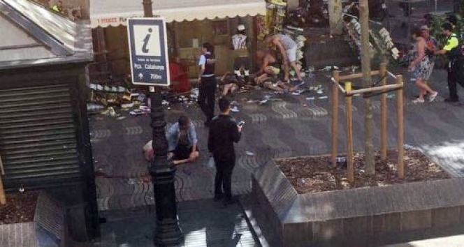 Barselona&#039;da terör saldırısı : 13 Ölü, en az 100 Yaralı