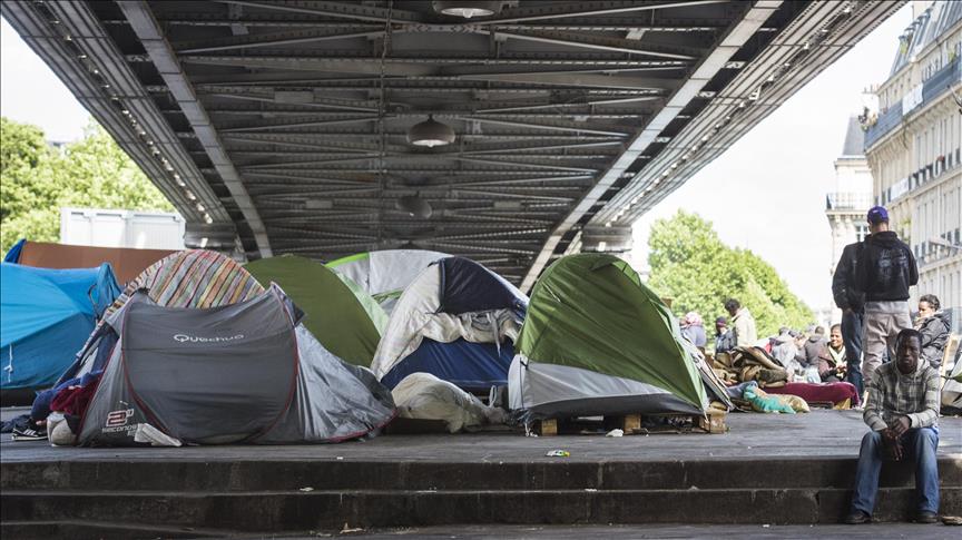 Paris&#039;teki sığınmacıların bulunduğu kamp boşaltıldı