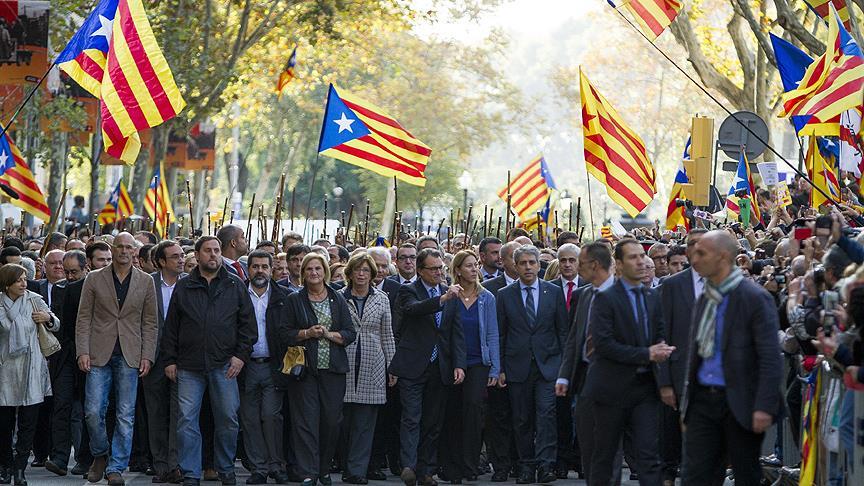 Katalonya &#039;İspanya&#039;dan Kopma Yasası&#039;nı Tanıttı