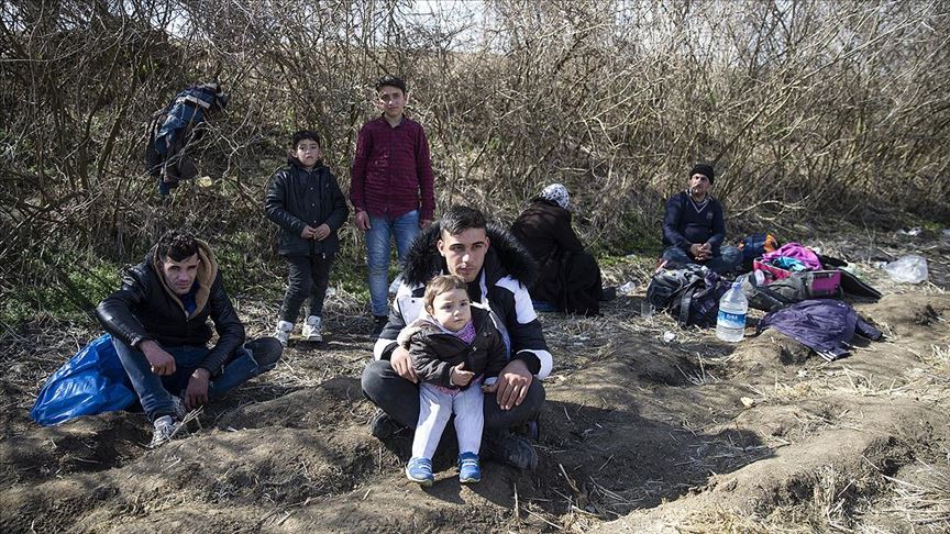 Yunanistan&#039;a gitmek isteyen düzensiz göçmenler