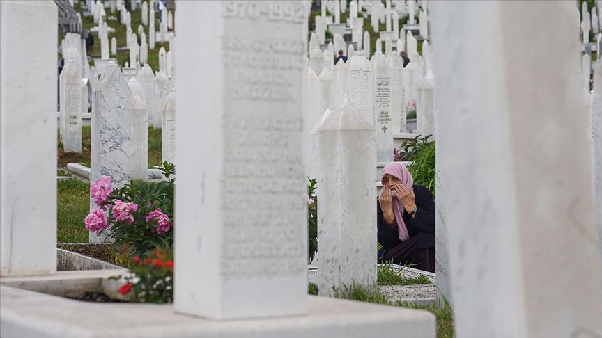 Bosna Hersek şehitlerine dua