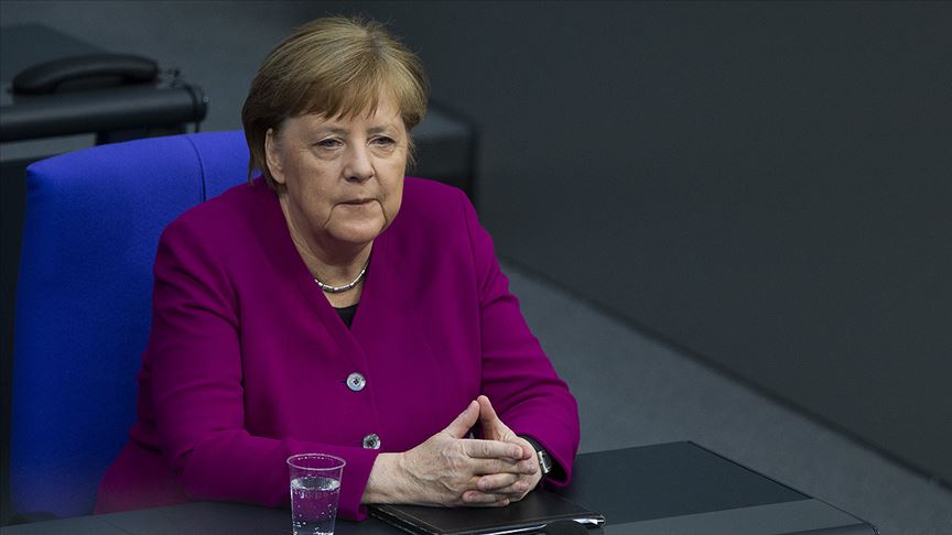 Merkel&#039;in e-postaları hacklendi