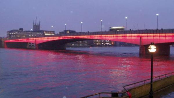 Londra Köprüsü&#039;nde terör saldırısı: 3&#039;ü saldırgan 10 ölü
