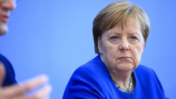 Merkel karantinada 