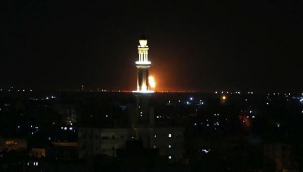 İsrail savaş uçakları Gazze&#039;yi vurdu