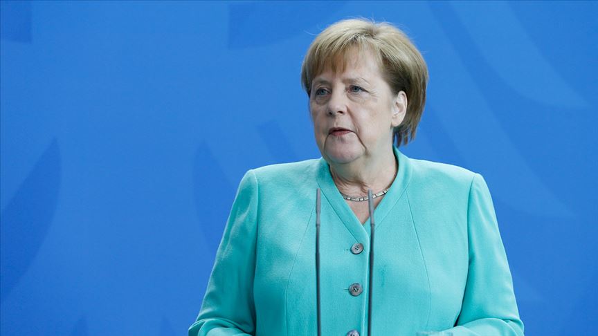 Merkel: Avrupa konumlansın