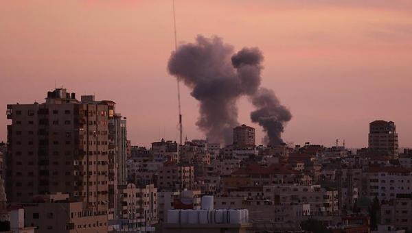 Gazze&#039;ye hava saldırısı