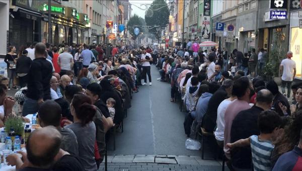 Türk caddesinde iftar