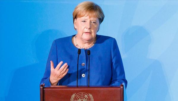 Merkel, ırkçılık konusunda uyardı