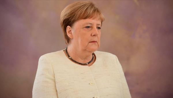 Merkel ve yeni titreme nöbeti 