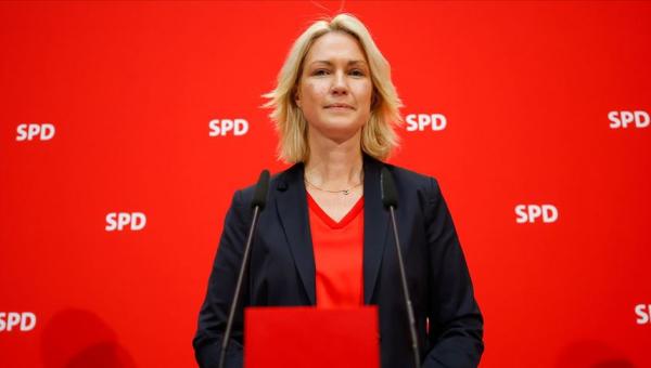 Schwesig SPD genel başkanlığını terk etti